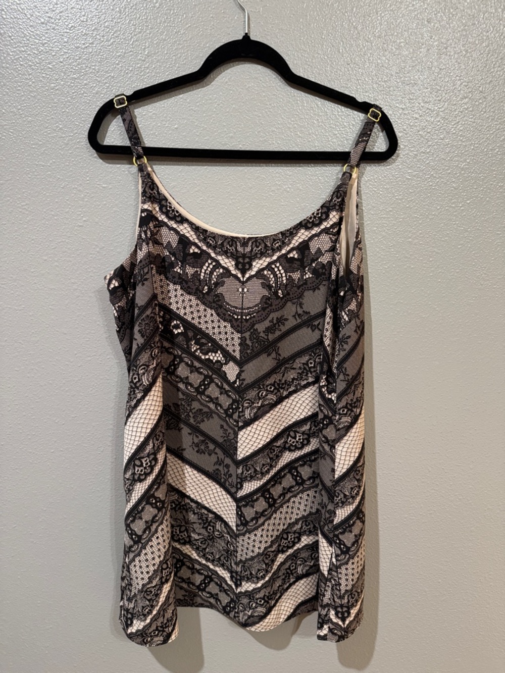 CAbi Black and Cream Lace-Patterned Camisole - Picture 3 of 4